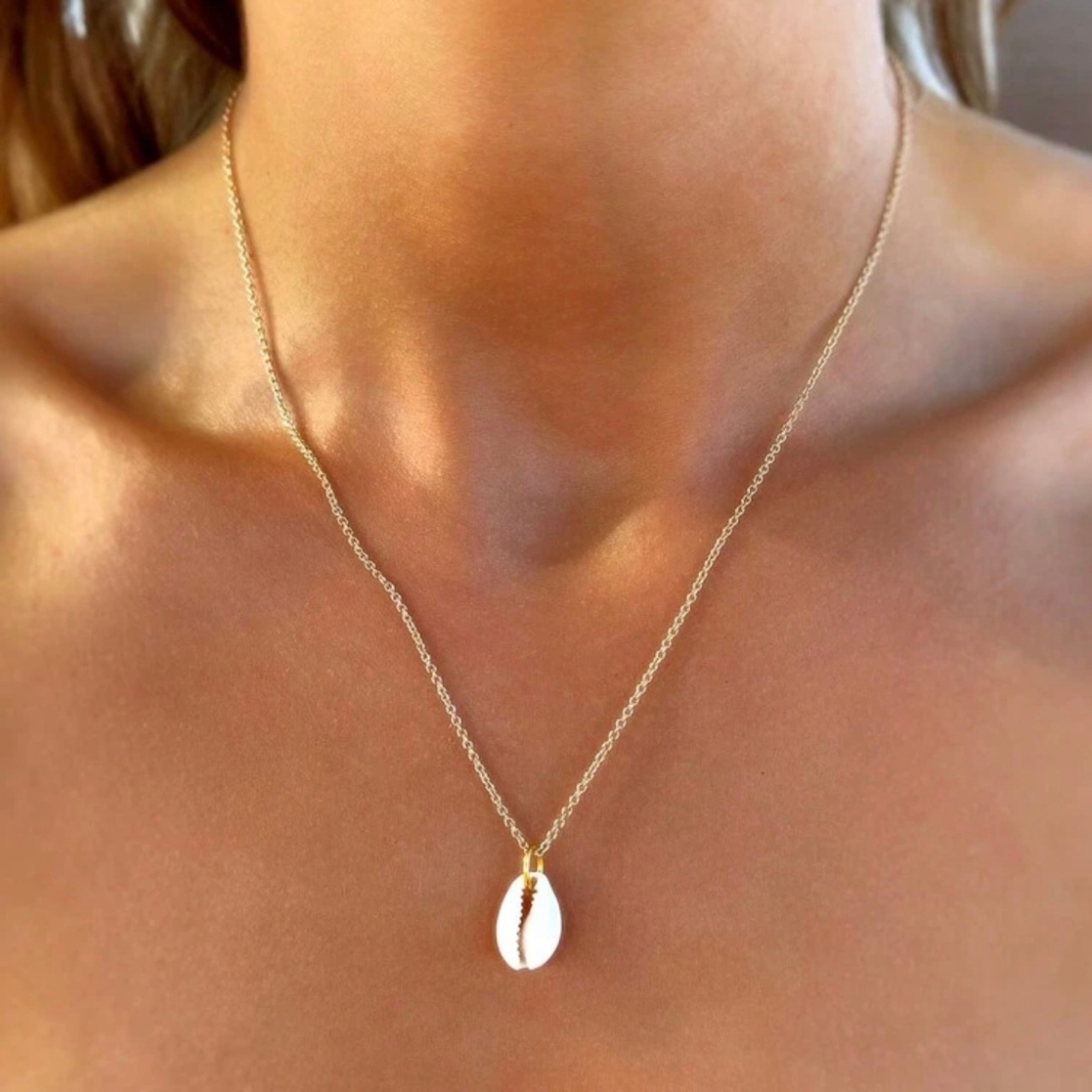 Shell Pendant Necklace