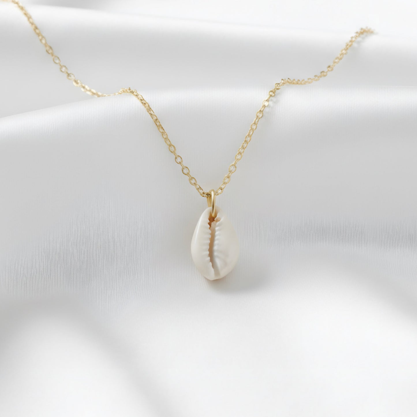 Shell Pendant Necklace